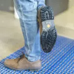 Wet sole cleaning mat